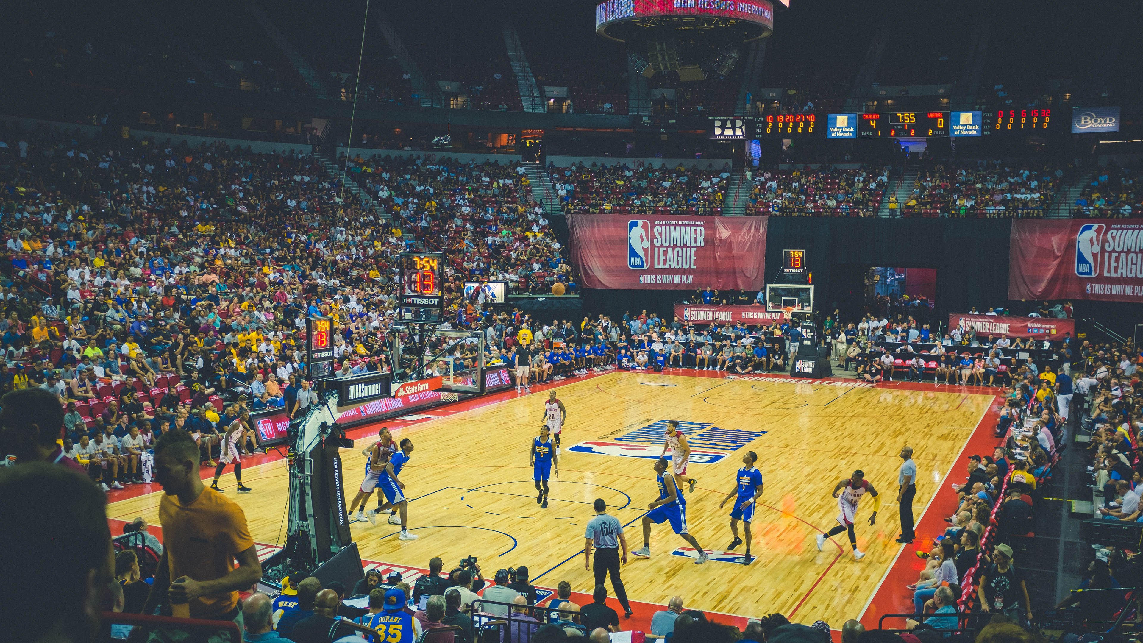 当篮球场遇上石油博弈，NBA季后赛背后的地缘政治暗流