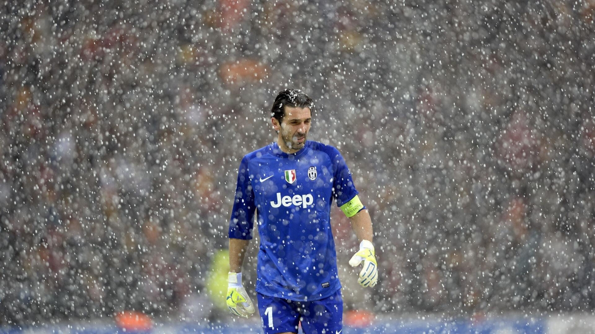 开云体育入口-乌克兰生死战取胜罗马，凯塞多攻防两端统治