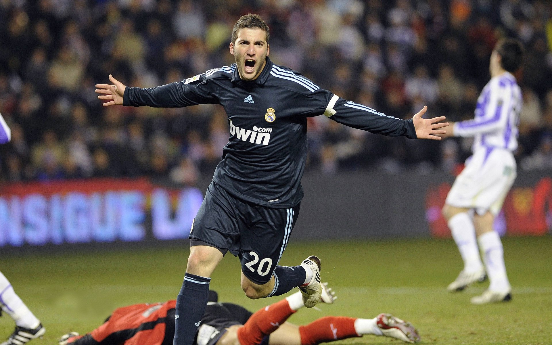 当拉文在麦迪逊花园跳起,整个CBA都屏住了呼吸